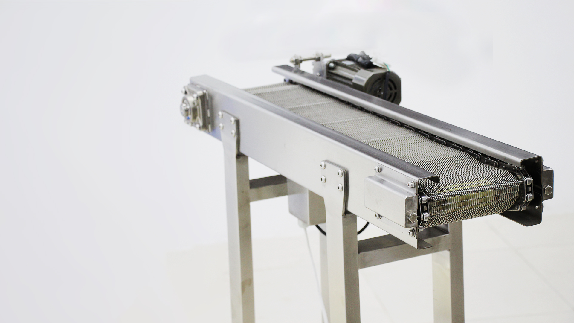 Stainless steel mesh belt cleaning machine working principle