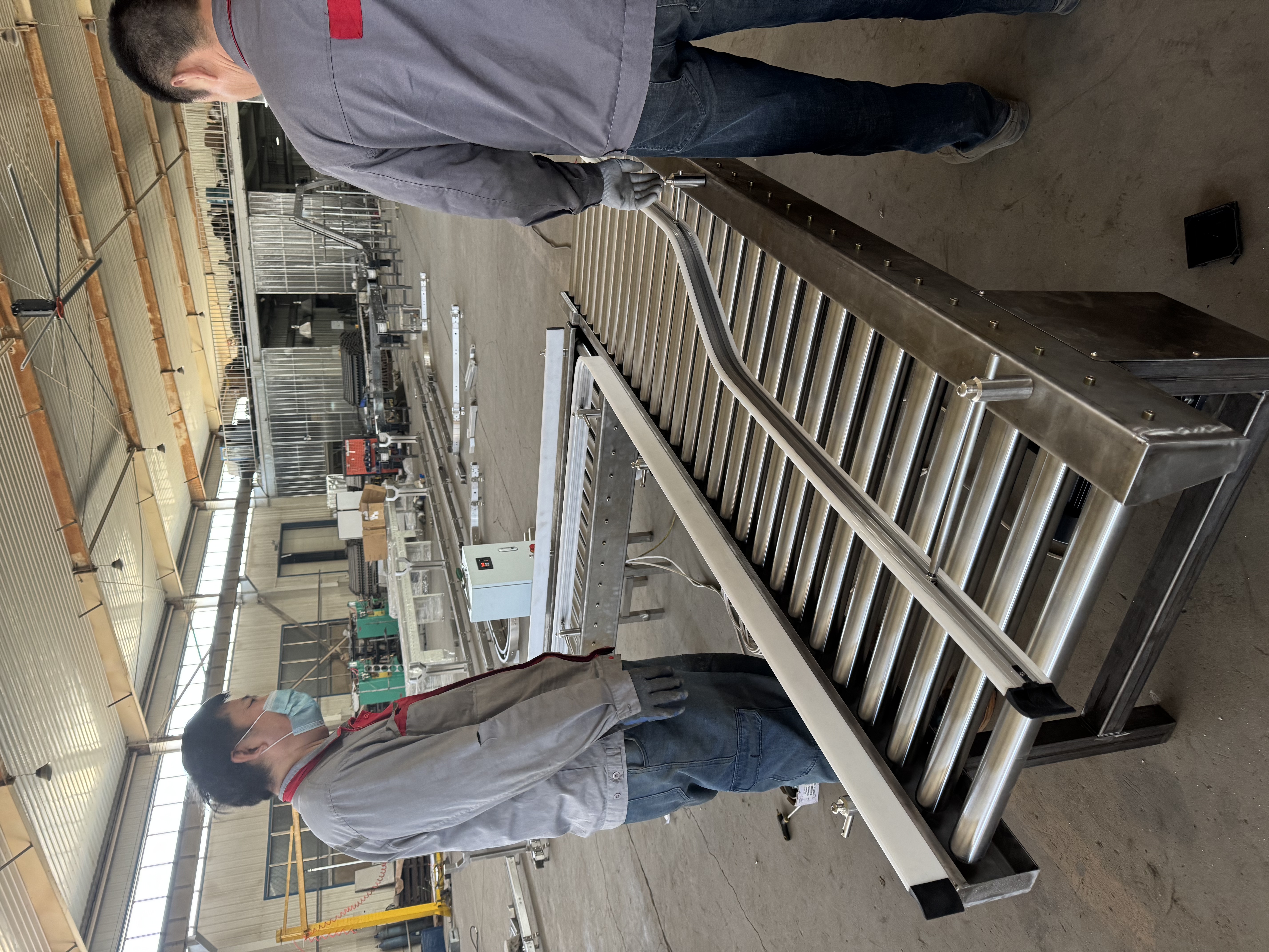 The installation and commissioning of non-powered roller conveyors is relatively complex.