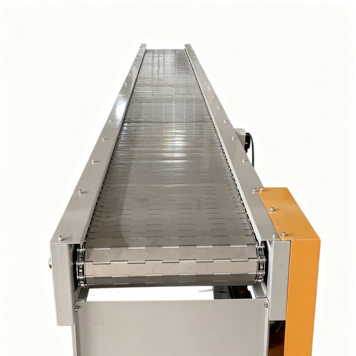 Can the conveying speed of a plastic chain conveyor be adjusted?